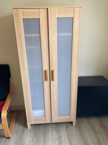 garde robe beschikbaar voor biedingen