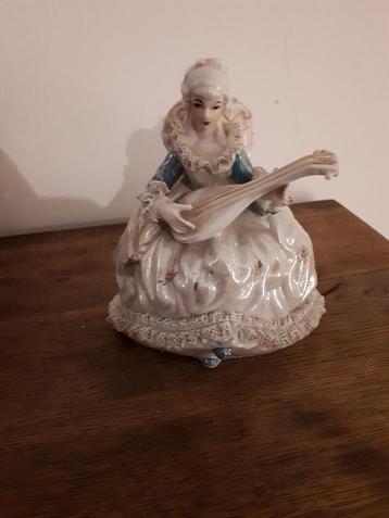 Figurine aristocrate en porcelaine pour luth, Enlèvement ou Envoi, Utilisé