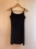 Fluwelen jurkje United Colors of Benetton, Kleding | Dames, Jurken, Zwart, Ophalen of Verzenden, Zo goed als nieuw, Maat 34 (XS) of kleiner