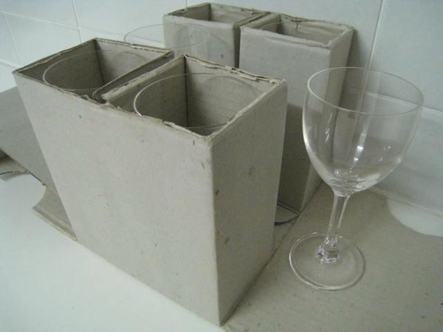 Set van 6 wijnglazen, hoogte 15cm, diameter 6,3cm, nieuw !!!, Verzamelen, Glas en Drinkglazen, Ophalen