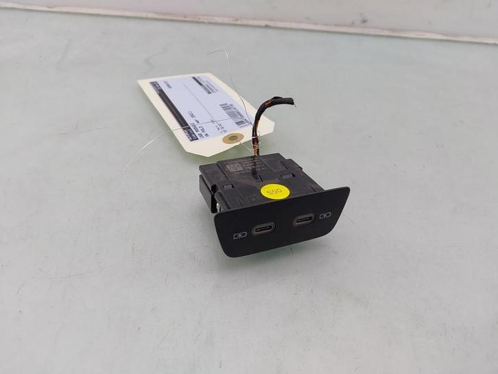 DIVERSEN AUX/USB aansluiting Polo VI (AW1) (|2G6035954|), Auto-onderdelen, Overige Auto-onderdelen, Volkswagen, Gebruikt