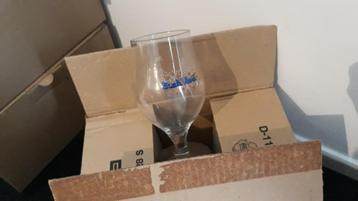 6 verres Bush avec boîte (0,25 cents / pièce) disponible aux enchères