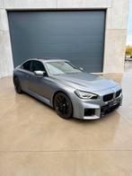 BMW M2 G87 - FROZEN GREY - BTW - CARBOB, Auto's, Automaat, Achterwielaandrijving, 2993 cc, 2 Reeks
