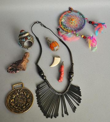 Tibetaanse/Nepalese sieraden, 2e helft 20e eeuw, lot nr 5 beschikbaar voor biedingen