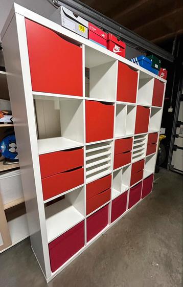 Wandkast/Opbergkast beschikbaar voor biedingen