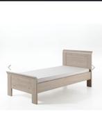 Bed matras lattenbodem en nachtkastje, Ophalen, Zo goed als nieuw