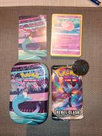 Pokemon tin met booster en kaarten, Ophalen of Verzenden, Zo goed als nieuw, Booster
