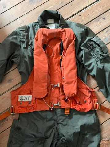 Reddingsvest Seaking en flightsuit beschikbaar voor biedingen