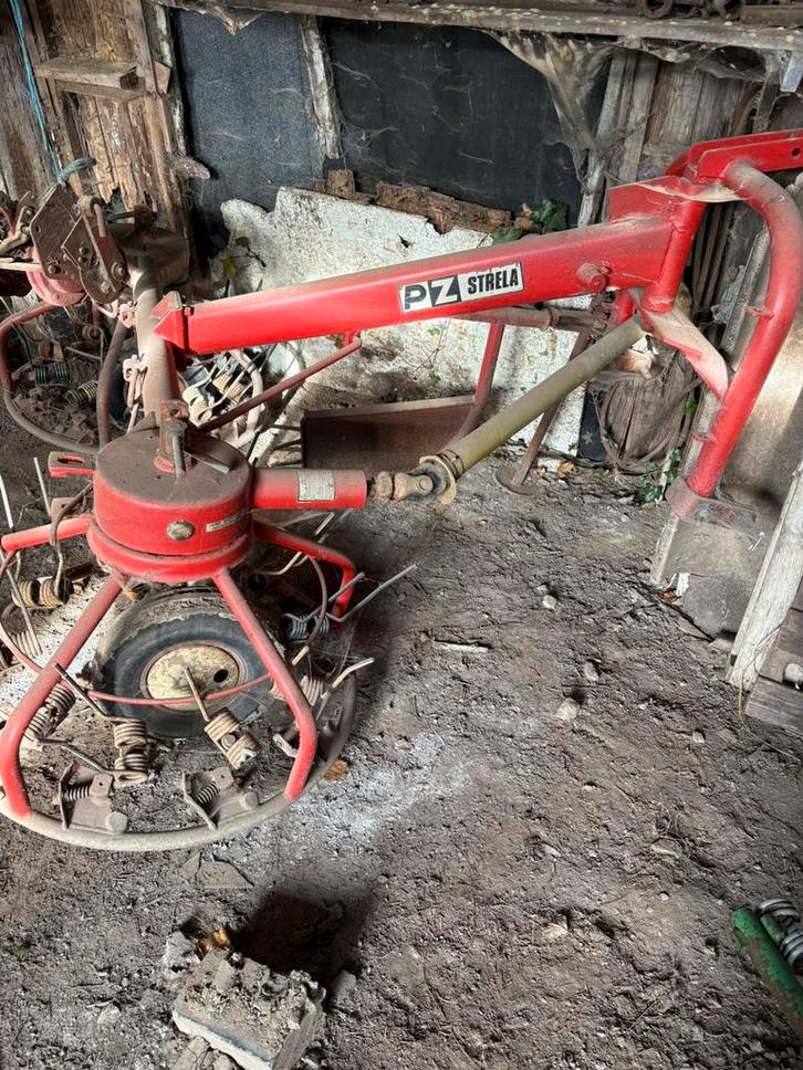 Faneuse/pirouette andaineur Pz strella, Zakelijke goederen, Landbouw | Werktuigen, Weidebouw, Ophalen