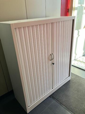 Strakke hoge witte roldeurkast !, Huis en Inrichting, Kasten | Roldeurkasten en Archiefkasten, Ophalen, Kunststof, 100 tot 150 cm