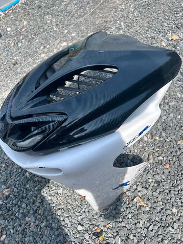 Carbon voorkap & verlichting  Aerox beschikbaar voor biedingen