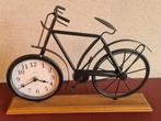 Decoratieve klok in de vorm van een fiets, Huis en Inrichting, Ophalen of Verzenden, Zo goed als nieuw, Analoog, Staande klok