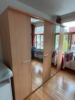 Grote kledingkast, Huis en Inrichting, Kasten | Kleerkasten, Ophalen, Met plank(en)