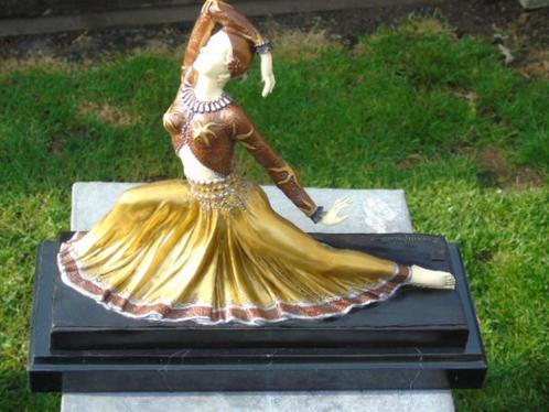 statue une danseuse en bronze pat couleurs sur marbre signé, Antiquités & Art, Antiquités | Bronze & Cuivre, Bronze, Enlèvement ou Envoi