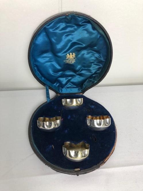 Antique zoutvatjes Mappin Brothers, Antiek en Kunst, Antiek | Glaswerk en Kristal, Ophalen