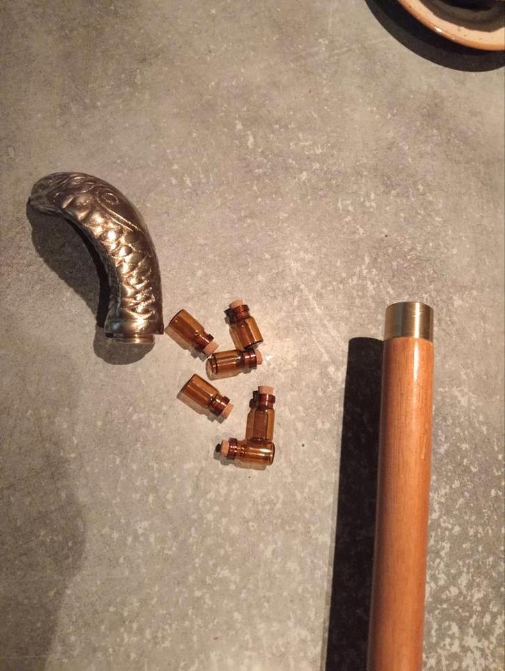 Canne d' apothicaire ( serpent ), Divers, Bâtons de marche, Enlèvement ou Envoi