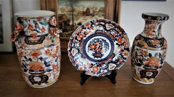 3 antiek Imari-decorporselein beschikbaar voor biedingen