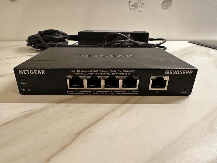 Netgear GS305EPP Switch 5 Port, Computers en Software, Netwerk switches, Zo goed als nieuw, Ophalen of Verzenden