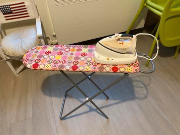 Strijkplankje en strijkijzertje beschikbaar voor biedingen