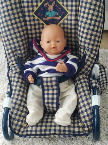 Ontspan, schatje beschikbaar voor biedingen