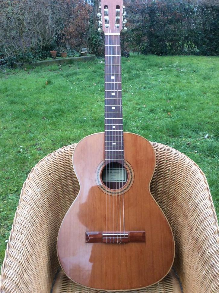 GUITARE ACOUSTIQUE CLASSIQUE JUAN SALVADOR 2, Musique & Instruments, Instruments à corde | Guitares | Acoustiques, Utilisé, Guitare classique ou espagnole