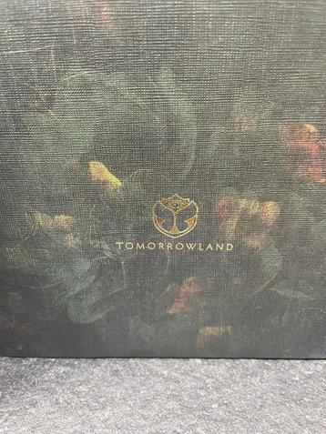 Tomorrowland doos + band en toebehoren 