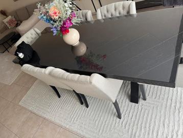 Eettafel te koop 2m40 in nieuwstaat beschikbaar voor biedingen