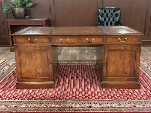 Klassiek Engels bureau #516, Huis en Inrichting, Bureaus, Zo goed als nieuw, Bureau, Ophalen of Verzenden