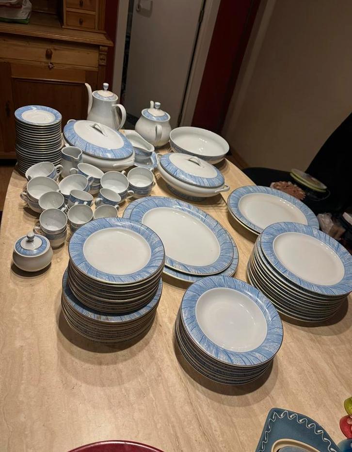 Service Bernardaud Limoges Moire Bleue 12 pers + pièces, Antiquités & Art, Antiquités | Services (vaisselle) complet, Enlèvement