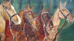 schilderij met paarden op houten canvas getekend 53 cm op 43, Antiek en Kunst, Ophalen of Verzenden