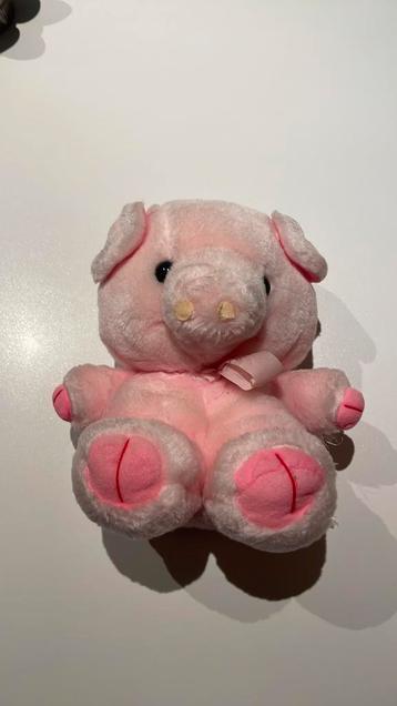 Roze pluchen varkentje beschikbaar voor biedingen