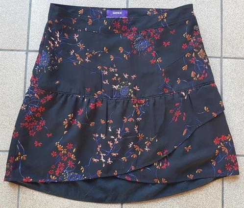 Donker blauw rokje met kleine bloemetjes, Kleding | Dames, Rokken, Zo goed als nieuw, Maat 36 (S), Blauw, Boven de knie, Ophalen of Verzenden
