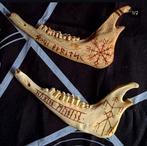 Viking stijl pyrografie op been of bot (kaken van reebok), Antiek en Kunst, Curiosa en Brocante, Ophalen of Verzenden