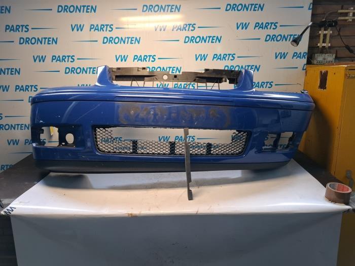 Voorbumper van een Volkswagen Polo, Auto-onderdelen, Carrosserie, Bumper, Volkswagen, Gebruikt, 3 maanden garantie, Ophalen of Verzenden