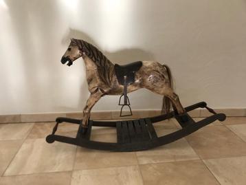Schommel paard beschikbaar voor biedingen