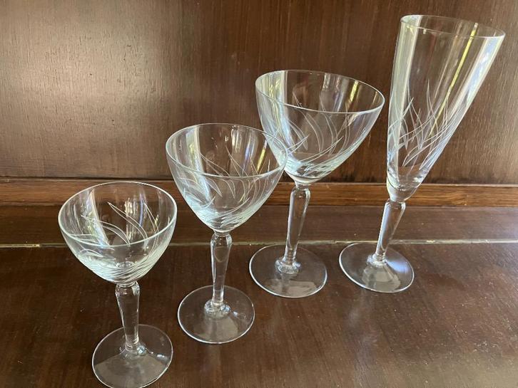 Vintageset gegraveerde  glazen (30), Verzamelen, Glas en Drinkglazen, Zo goed als nieuw, Ophalen