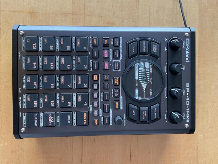 Roland SP 404 mk2, Muziek en Instrumenten, Samplers, Zo goed als nieuw, Ophalen of Verzenden