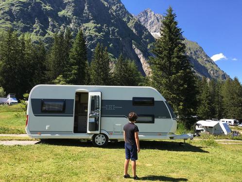 Hobby 515UHK De Luxe, Caravans en Kamperen, Caravans, Particulier, meer dan 6, 1250 - 1500 kg, Rondzit, Hobby, 7 tot 8 meter, Disselslot