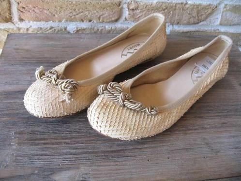 Nieuwe ballerina's met strikje: Maury, Kleding | Dames, Schoenen, Nieuw, Ballerina's, Beige, Ophalen of Verzenden