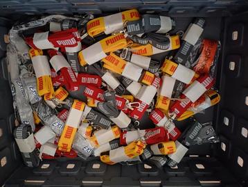 Lot spullen eventueel rommelmarkt beschikbaar voor biedingen
