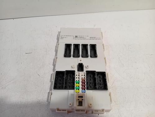 ZEKERINGKAST BMW 1 serie (F20) (6114926111102), Auto-onderdelen, Elektronica en Kabels, BMW, Gebruikt