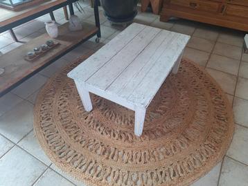 Houten salontafel 55B x 90L x 37H beschikbaar voor biedingen
