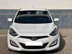 Hyundai i30 • 1.4i • 1e EIGENAAR • NIEUWSTAAT • ONDERHOUDEN!, Autos, Euro 5, Achat, Alarme, Carnet d'entretien