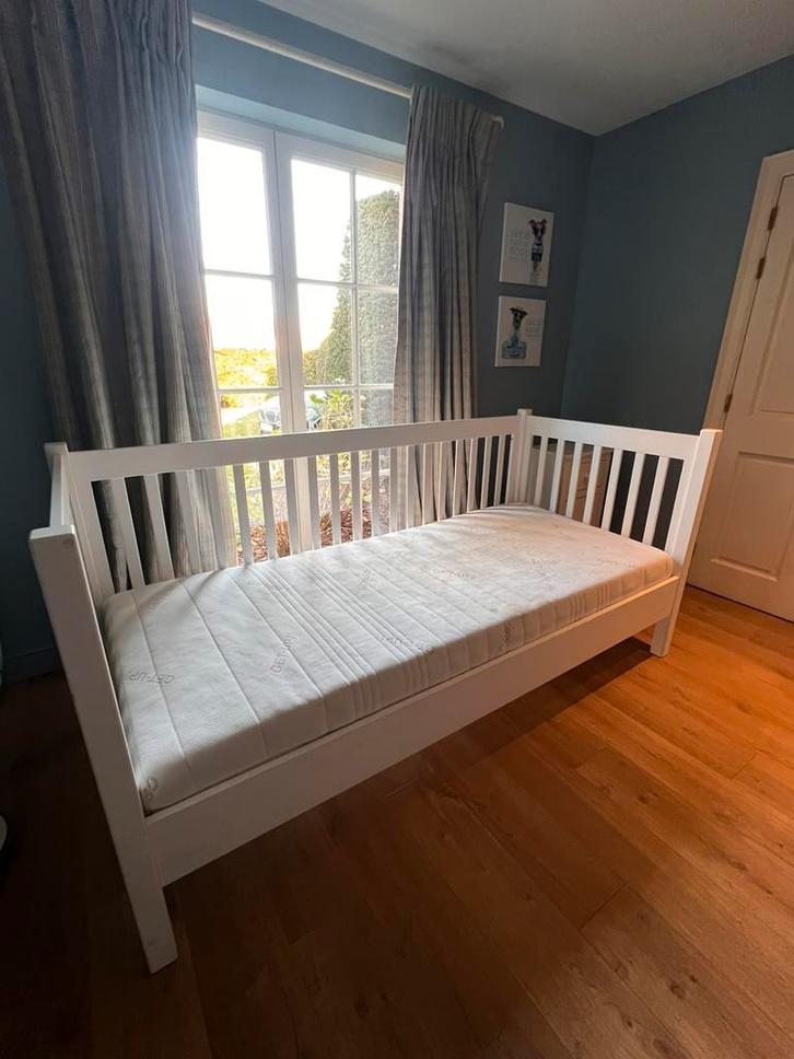 1-persoonsbed + nachtkastje, Huis en Inrichting, Slaapkamer | Bedden, Zo goed als nieuw, Eenpersoons, 100 cm, 210 cm, Hout, Wit