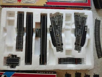 Lot de rails/aiguillages LIMA 4022,3030,3031,3050 beschikbaar voor biedingen