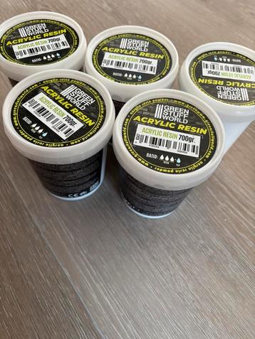 Green stuff world resin beschikbaar voor biedingen