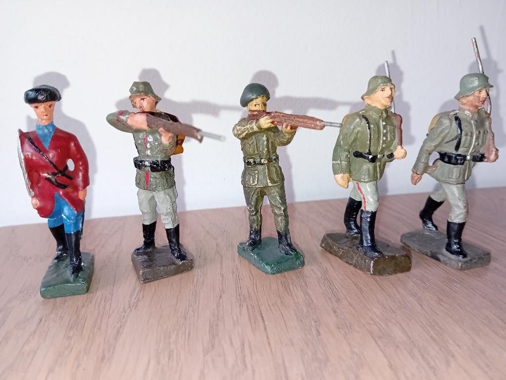 lot 2: Lineol 5 figuren, Antiek en Kunst, Antiek | Speelgoed, Ophalen of Verzenden