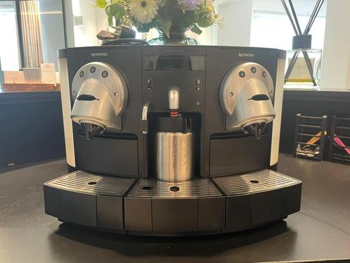 Nespresso Professional Gemini CS223, Electroménager, Cafetières, Comme neuf, Dosettes et capsules de café, Cafetière, 2 à 4 tasses