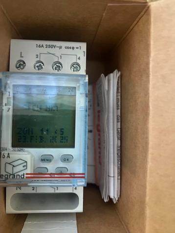 Elektronische schakelklok Legrand(2kanaals) beschikbaar voor biedingen