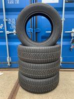 4x Pirelli 235 65 18 Winterbanden met 6.4 en 5.8 mm, Auto-onderdelen, Banden en Velgen, 18 inch, Gebruikt, Banden en Velgen, 235 mm